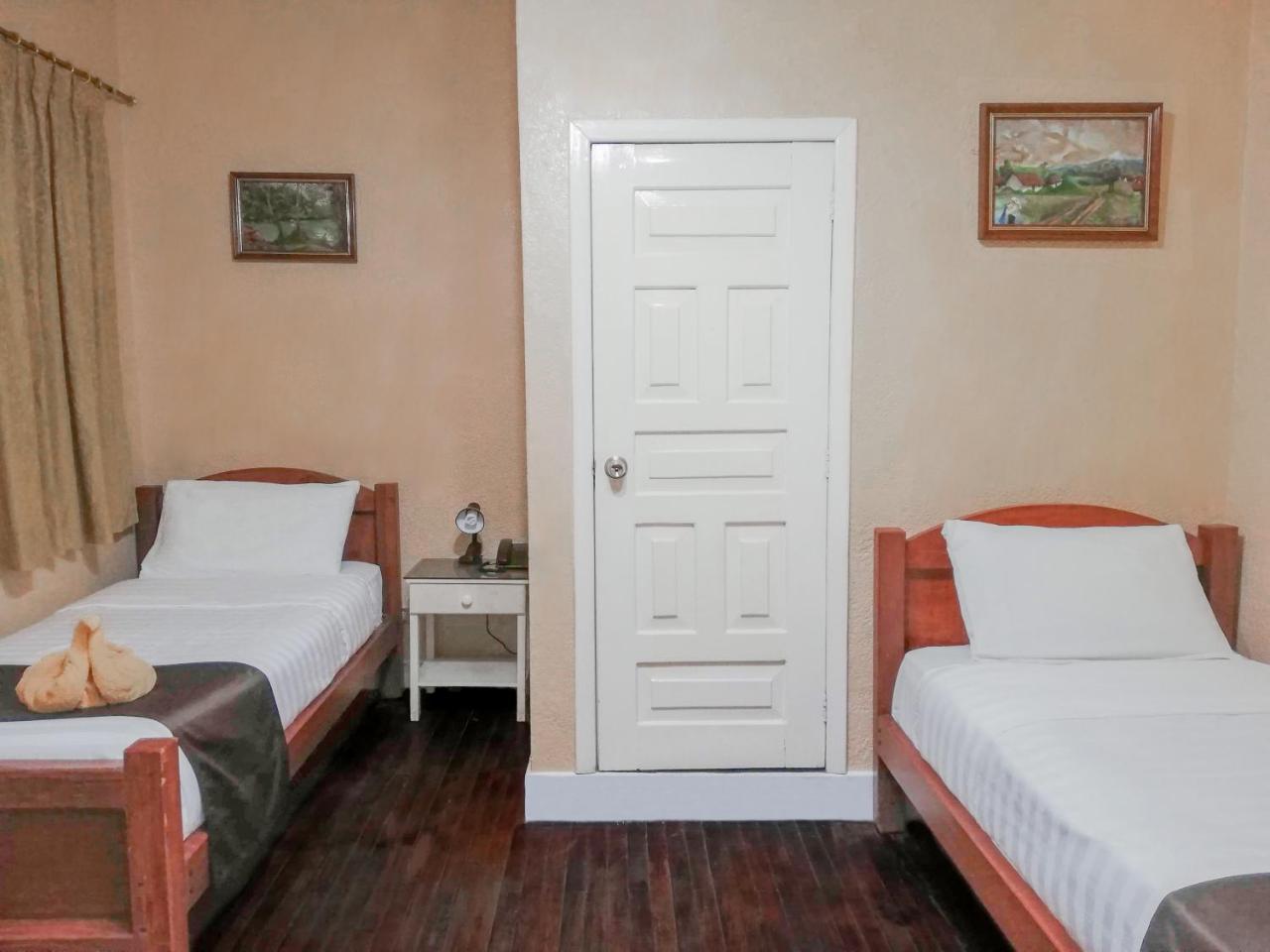 Hostal Loro Verde Quito Exterior foto