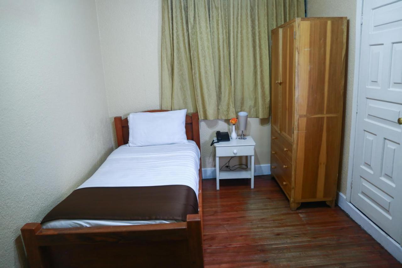 Hostal Loro Verde Quito Exterior foto