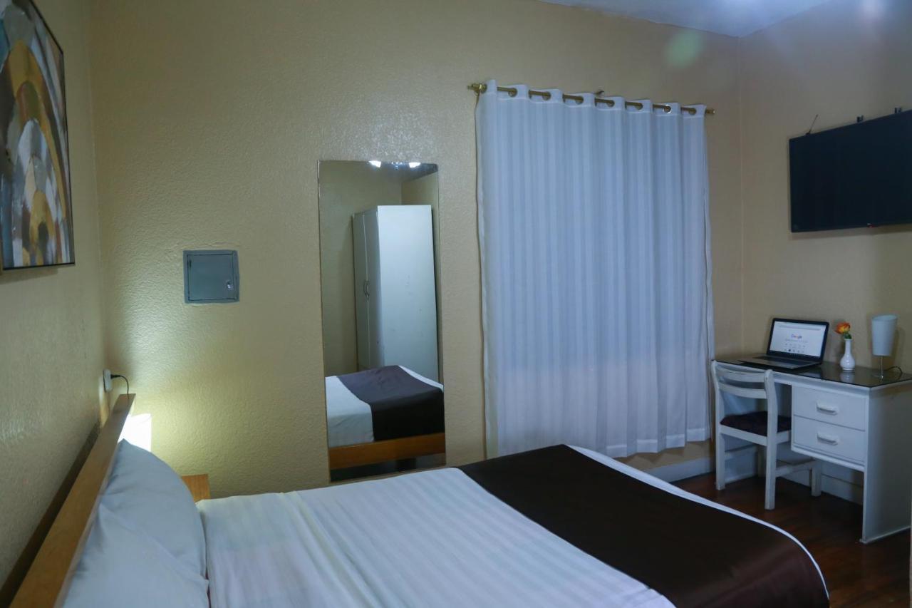 Hostal Loro Verde Quito Exterior foto