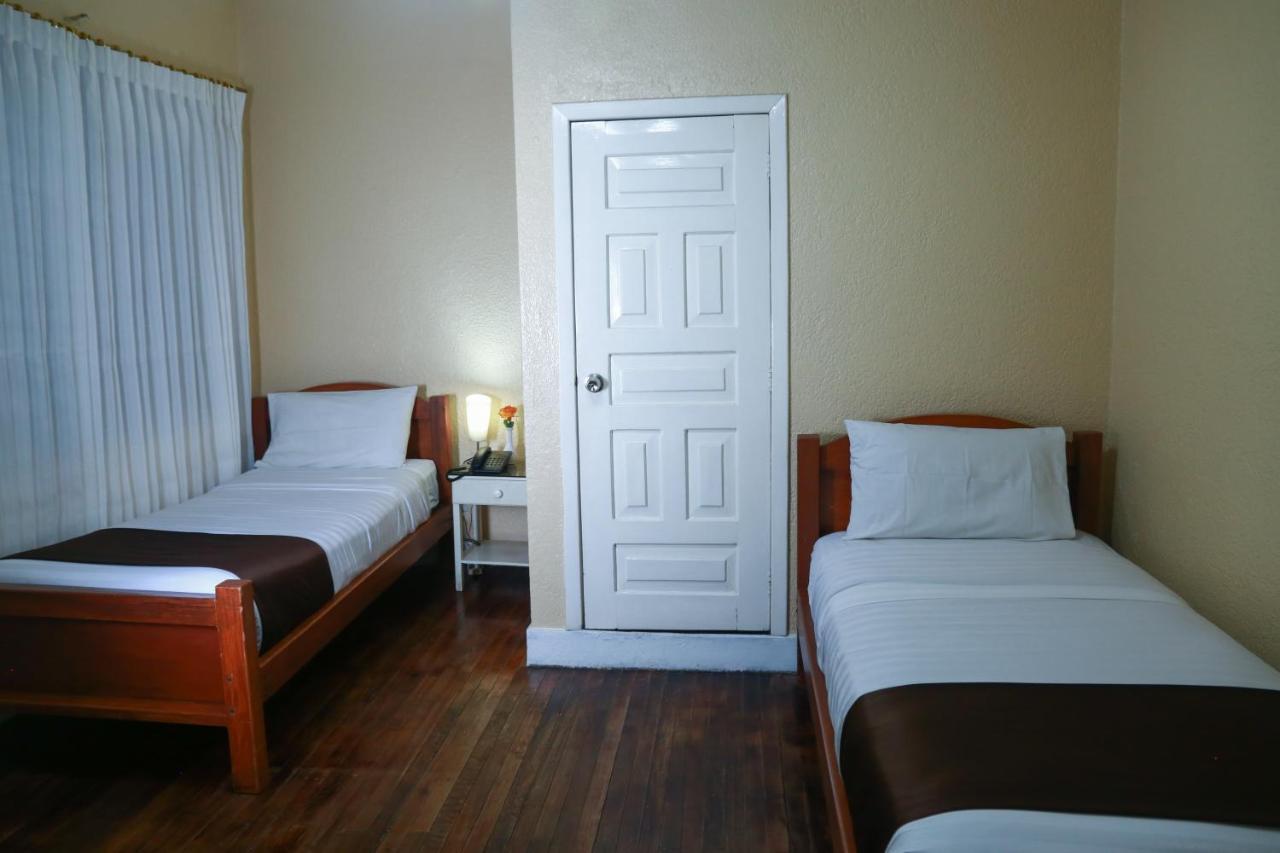 Hostal Loro Verde Quito Exterior foto