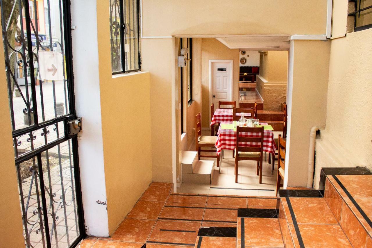 Hostal Loro Verde Quito Exterior foto
